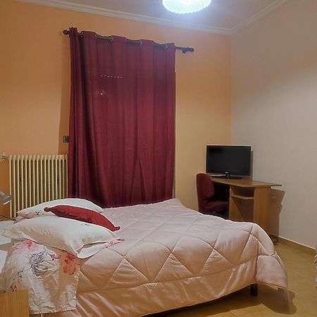 Mema'S Tranquil Studio In Patra - Free Parking Eksteriør bilde