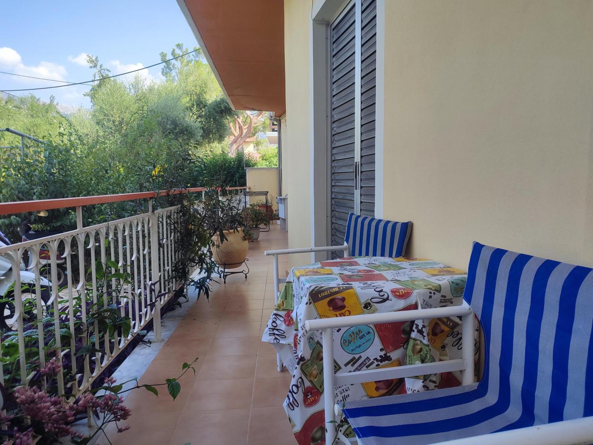 Mema'S Tranquil Studio In Patra - Free Parking Eksteriør bilde